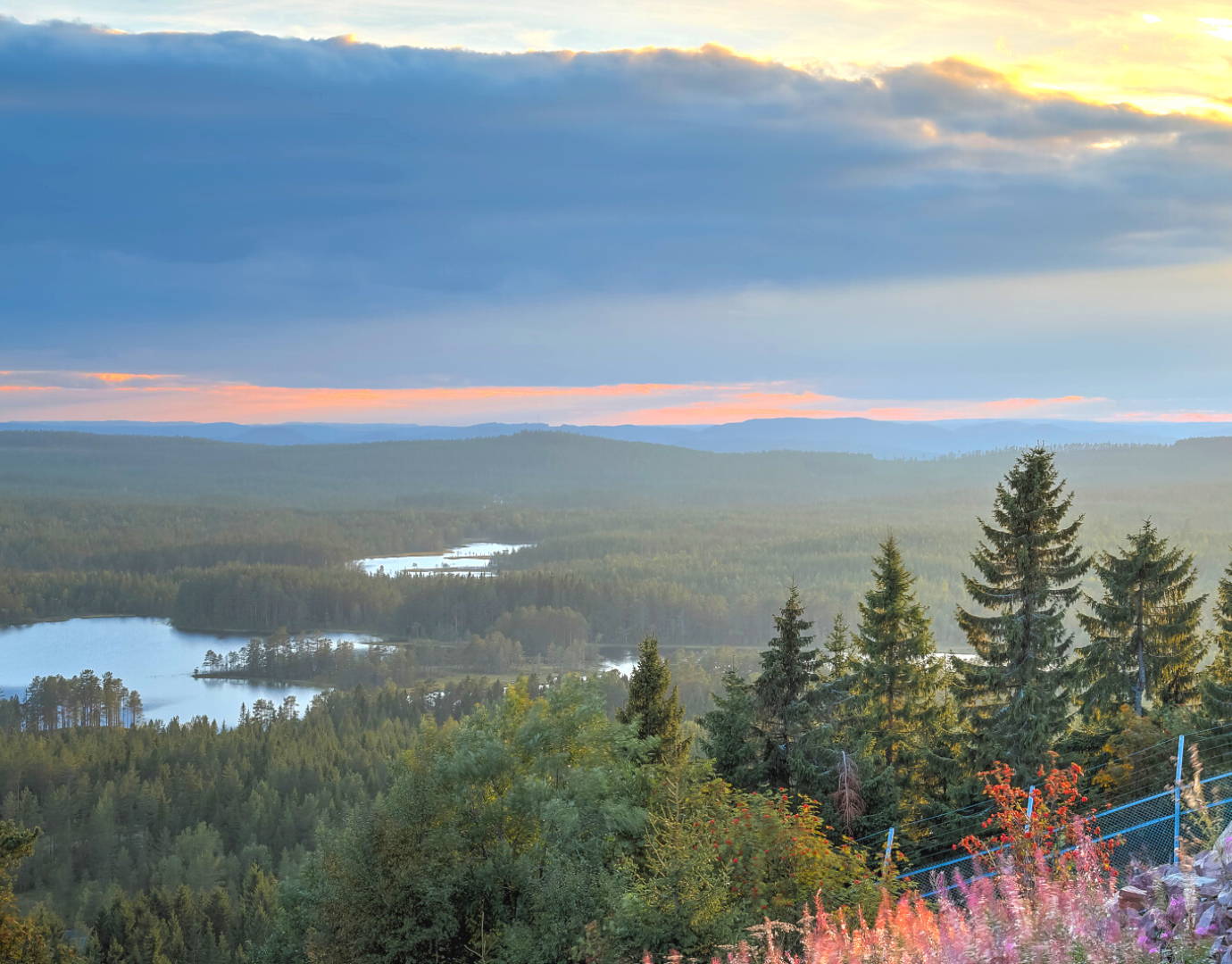 dalarna-beautiful-lakes-and-deep-valleys-swedishness